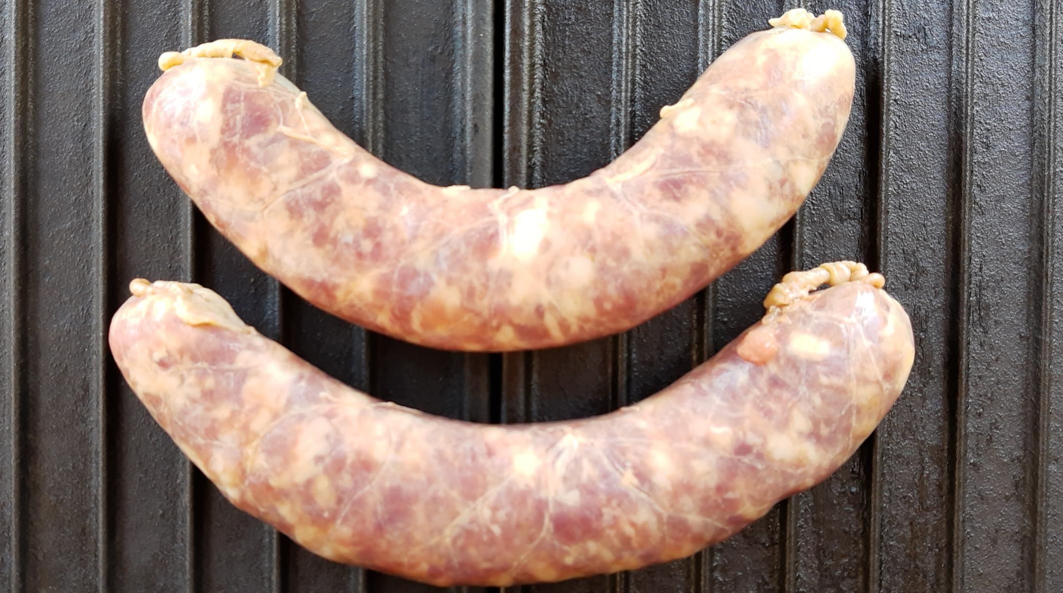 Bratwürste auf der Grillplatte